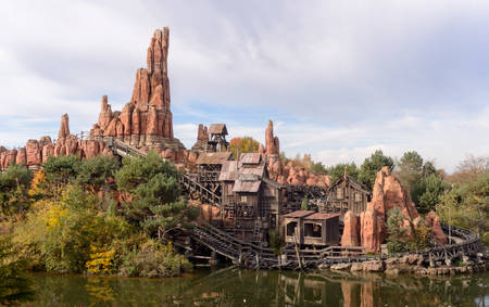 Lire la suite à propos de l’article Retrouvez le Big Thunder Mountain sur Minecraft